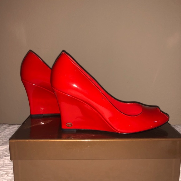 New Gucci wedge in patent red leather 7.5B - Picture 1 of 9